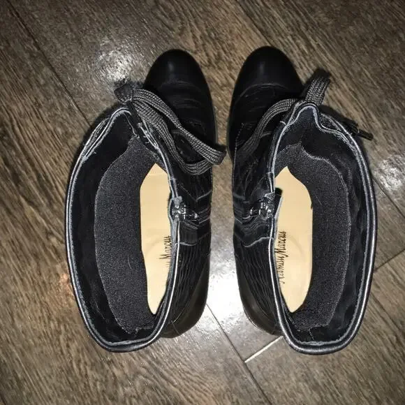 Neiman Marcus Women’s Size 9 Quilted Lace Up Black Boots - Picture 6 of 13